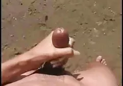 Sarışın hottie onu kedi üzerinde vibratör obez kadın sikişi kullanarak