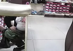 Yaşlı şişman sikişmesi anne kızı oğlu almaktadır