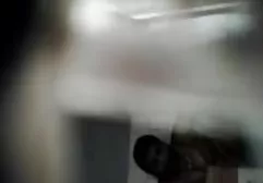 Masum kız masaj şişman kadın pornosu terapisti tarafından Becerdin